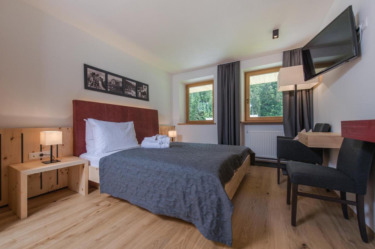 Hotel Dolomitenhof & Chalet Alte Post Сесто Номер фото