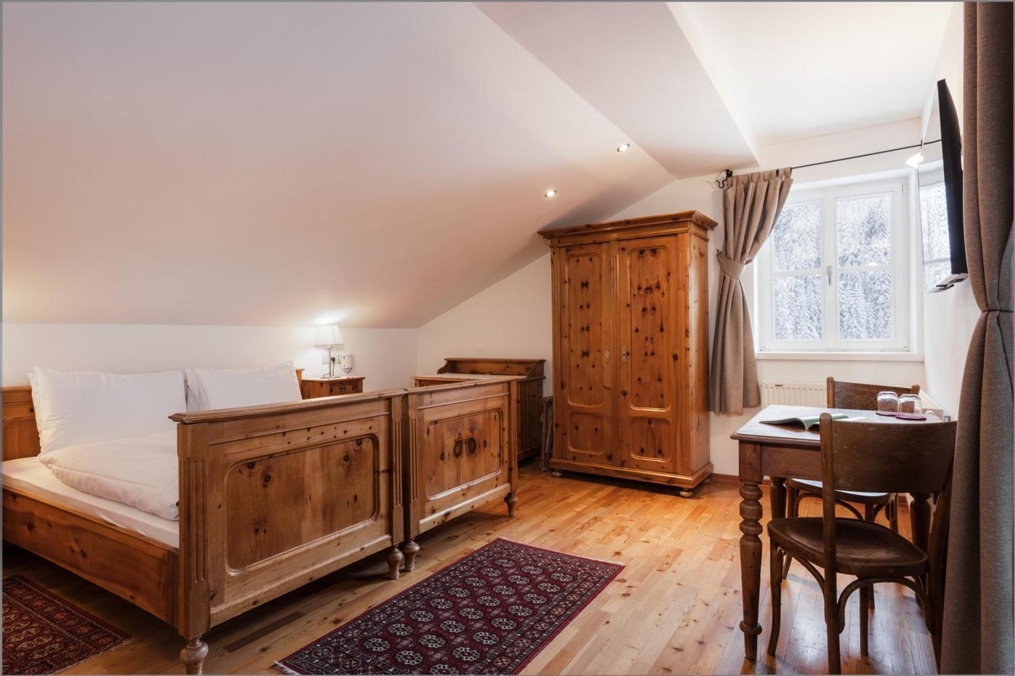 Hotel Dolomitenhof & Chalet Alte Post Сесто Экстерьер фото