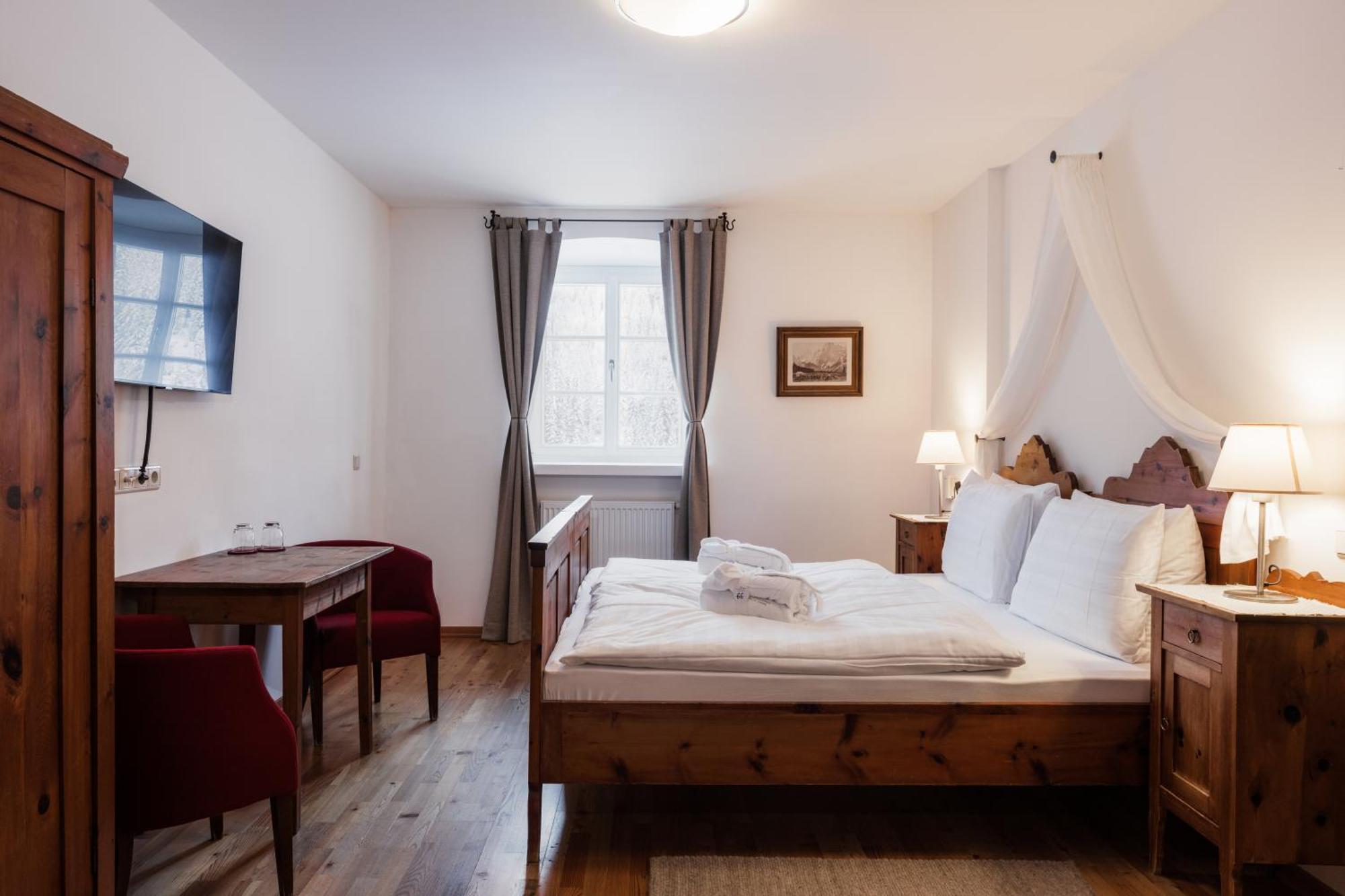 Hotel Dolomitenhof & Chalet Alte Post Сесто Экстерьер фото