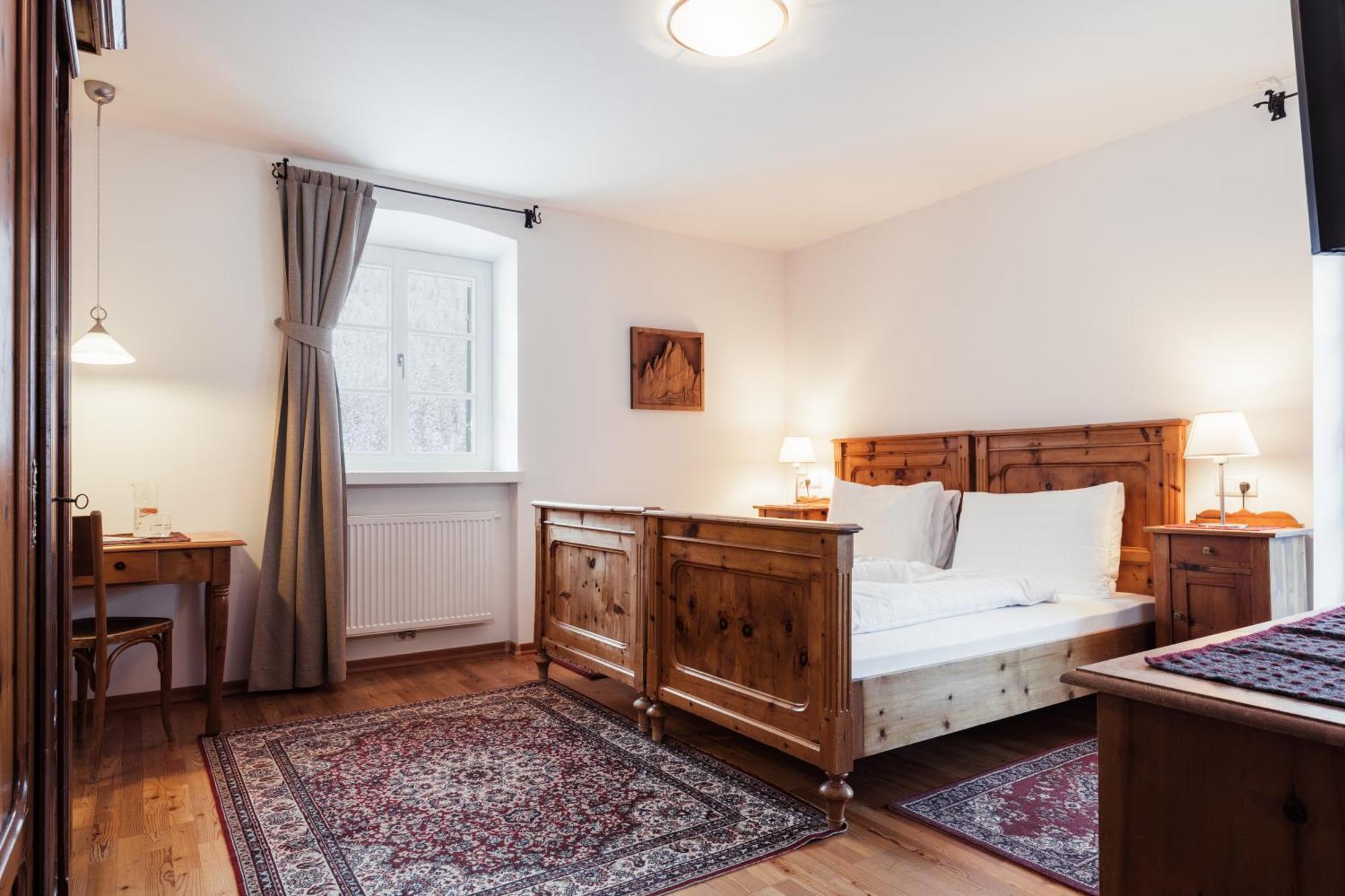 Hotel Dolomitenhof & Chalet Alte Post Сесто Экстерьер фото