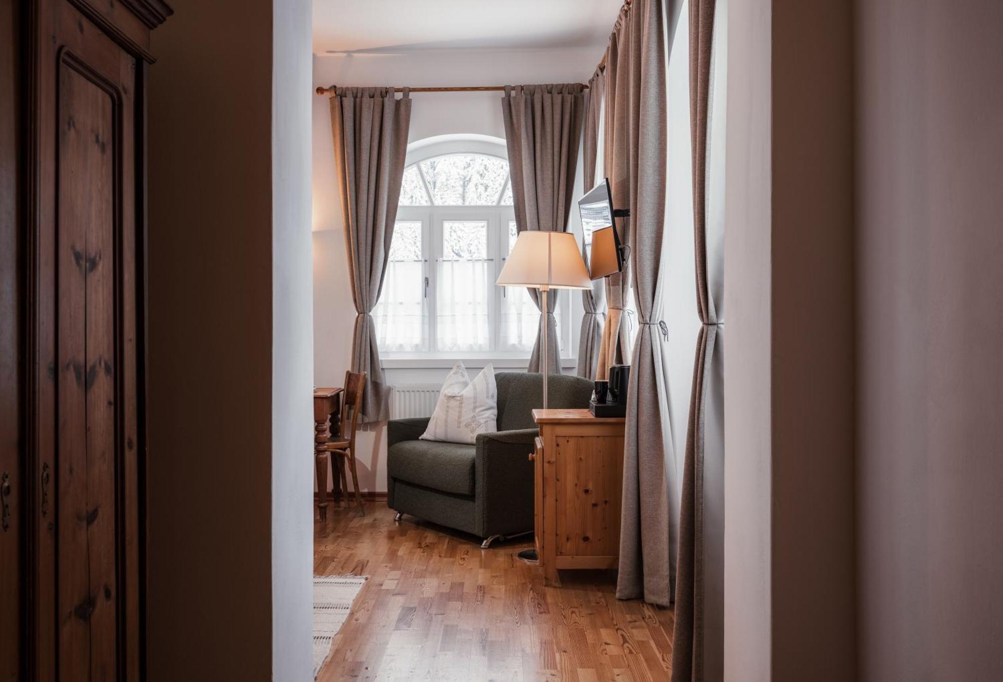 Hotel Dolomitenhof & Chalet Alte Post Сесто Экстерьер фото