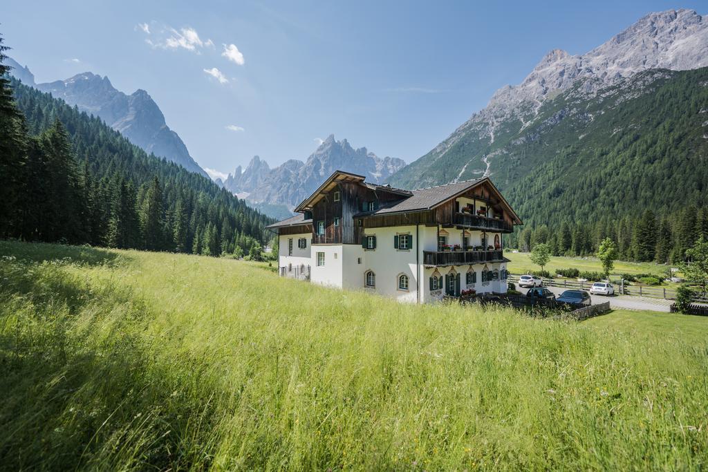 Hotel Dolomitenhof & Chalet Alte Post Сесто Экстерьер фото
